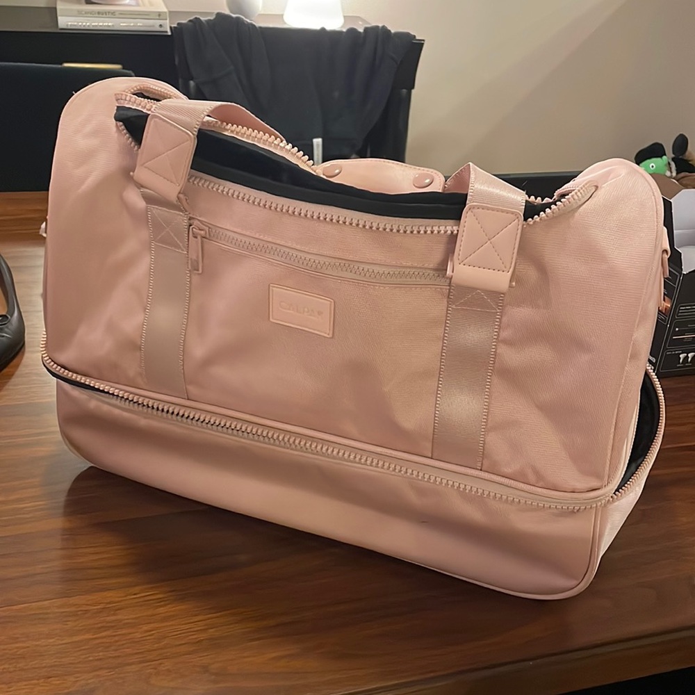 Calpak Steyvn Duffel in Sand